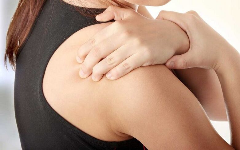 dolore sotto la scapola dalla parte posteriore